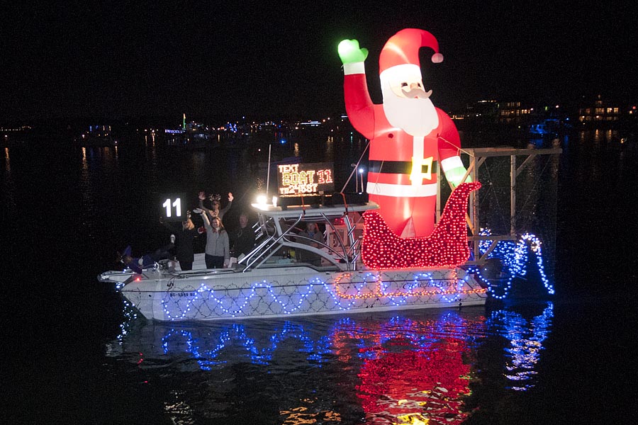 North Carolina Holiday Flotilla lights the night - Lumina News