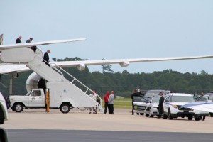 Trump leaving  plane